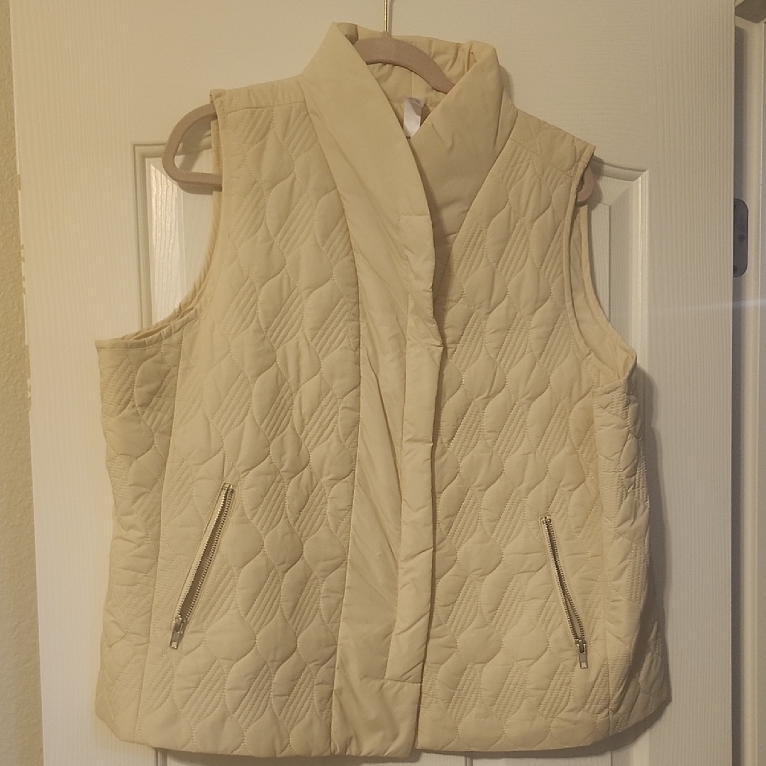 Marlawynne Beige Quilted Vest